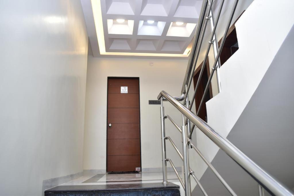 Hotel Sai Sandesh Shirdi Exterior foto